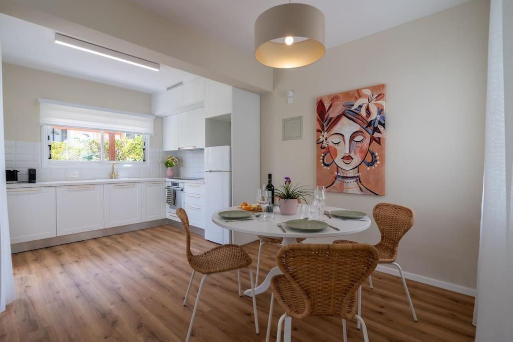 Cozy Nerina Cottage At Harbour Paphos Exterior photo
